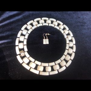 White acrylic & gold tone necklace with earrings